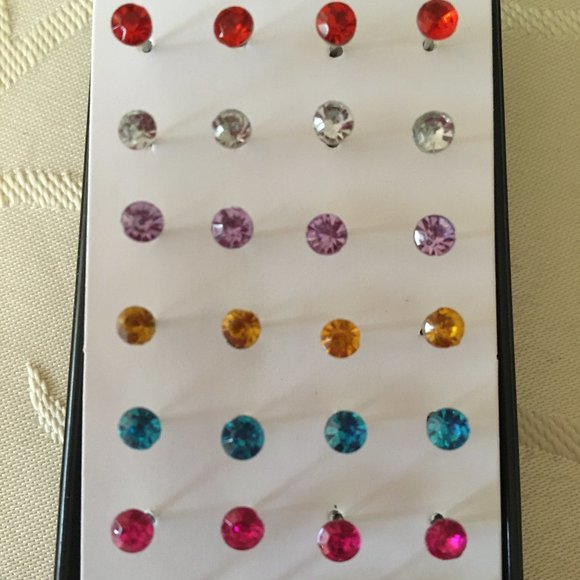 Tiny earrings - Assorted Synthetic stones 20 Pairs - Picture 4 of 4